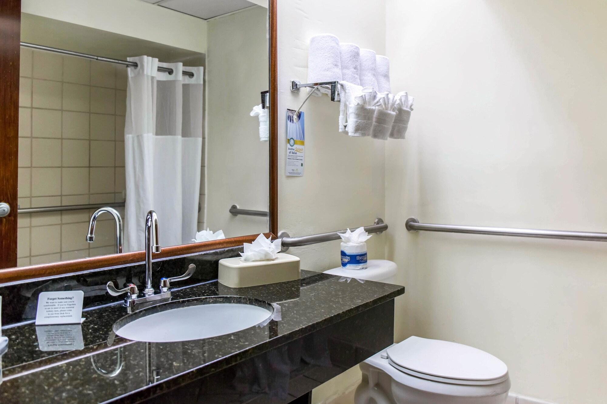 Comfort Inn Уайтевилл Экстерьер фото