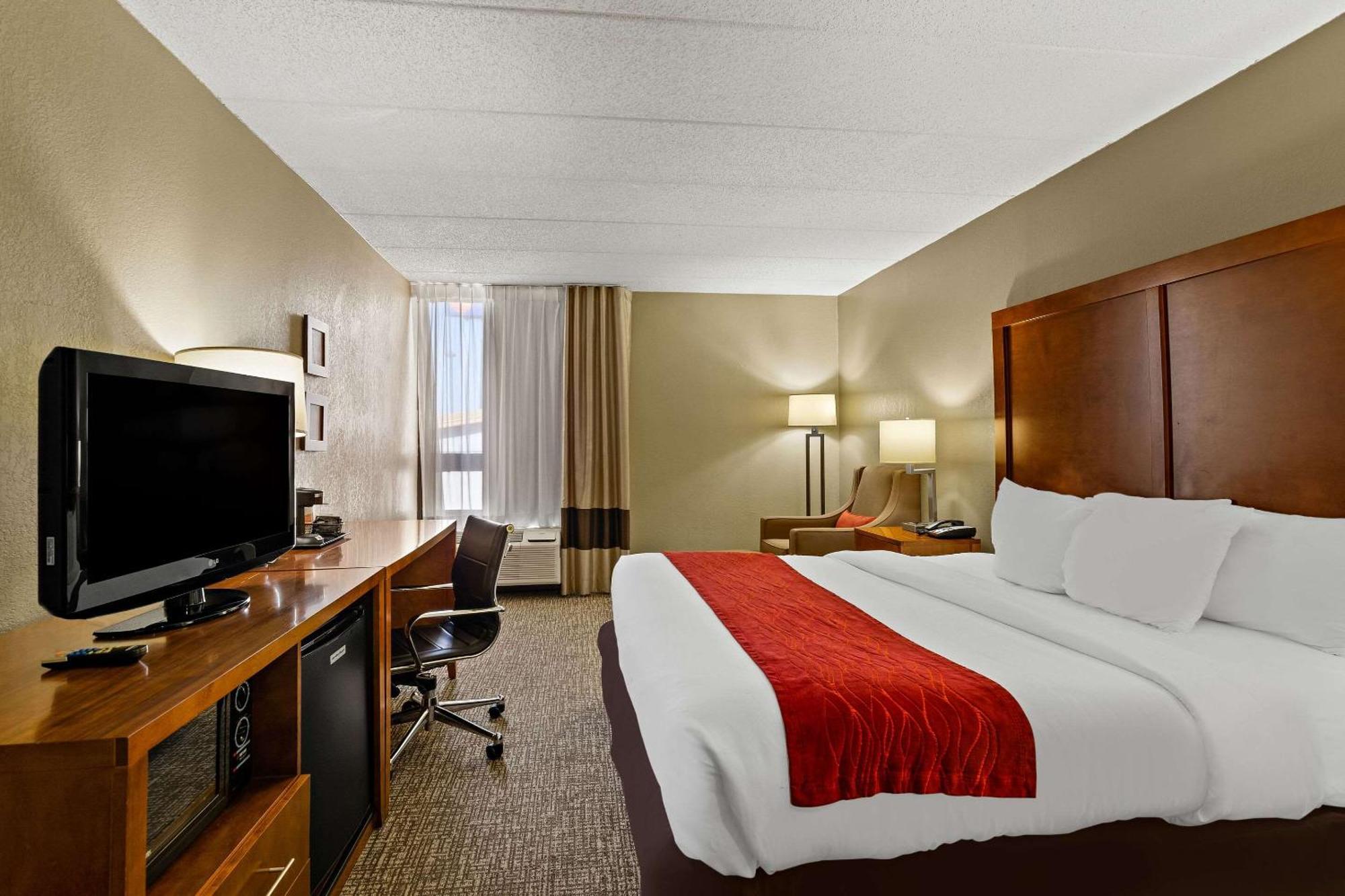 Comfort Inn Уайтевилл Экстерьер фото
