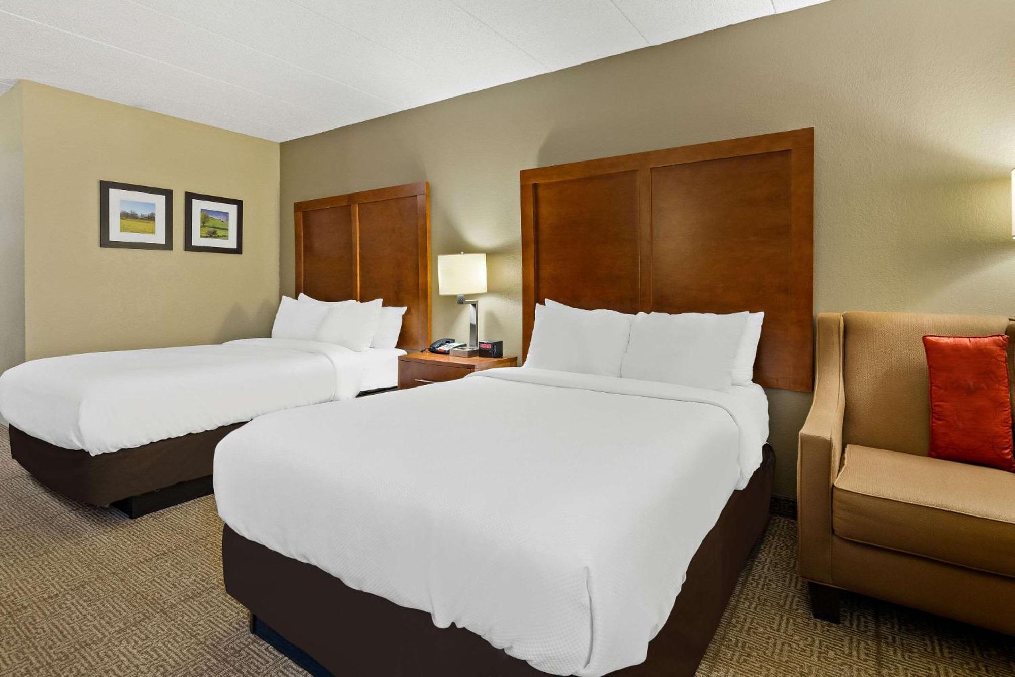 Comfort Inn Уайтевилл Экстерьер фото