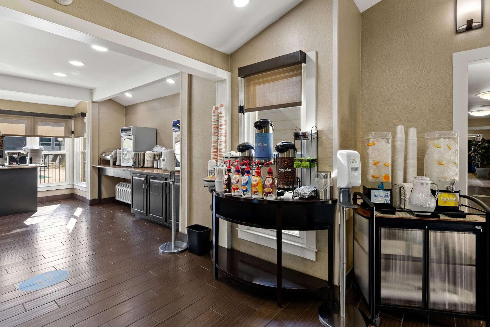 Comfort Inn Уайтевилл Экстерьер фото